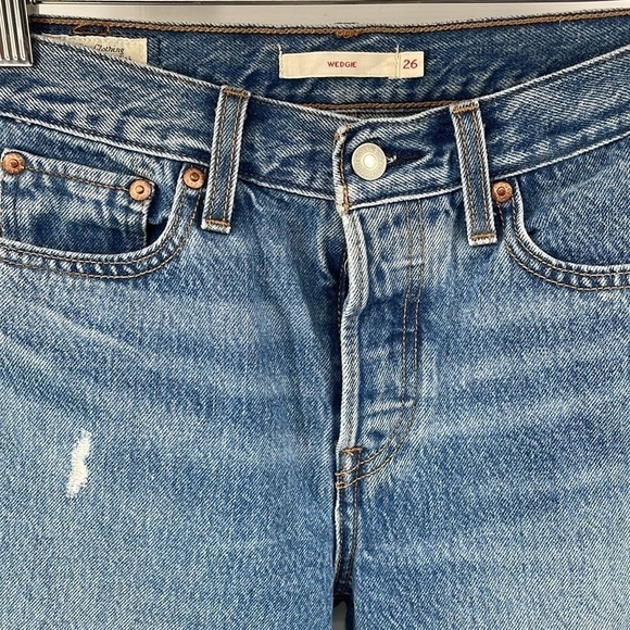 LEVI’S wedgie Jeans light distressed frayed hems button fly y2k sz 26 - Picture 12 of 16